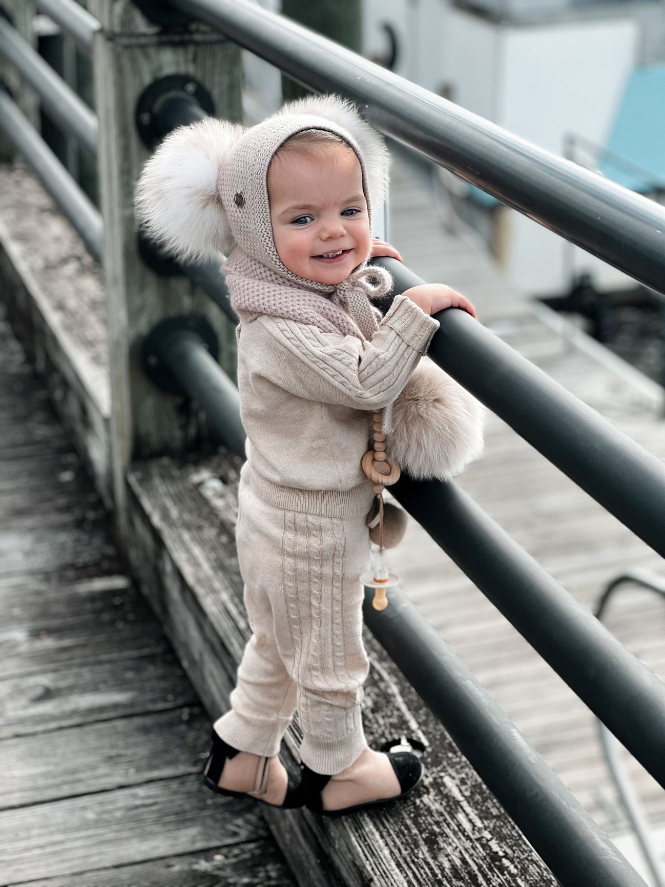 Unisex | Honeycomb Cashmere Bonnet with White Print Poms | Beige