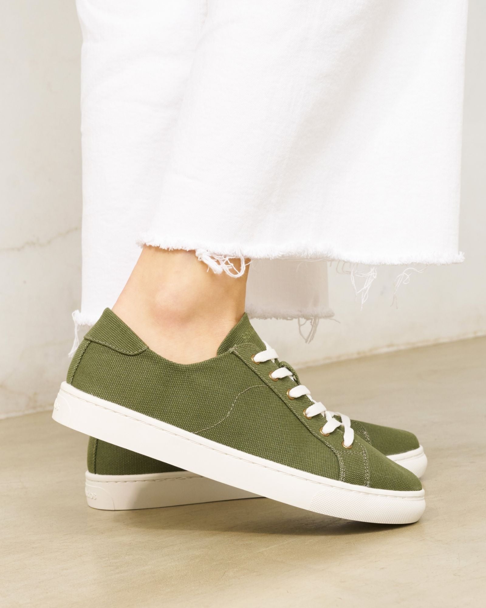 Womens | Ibiza Canvas Sneaker | Oliva Green