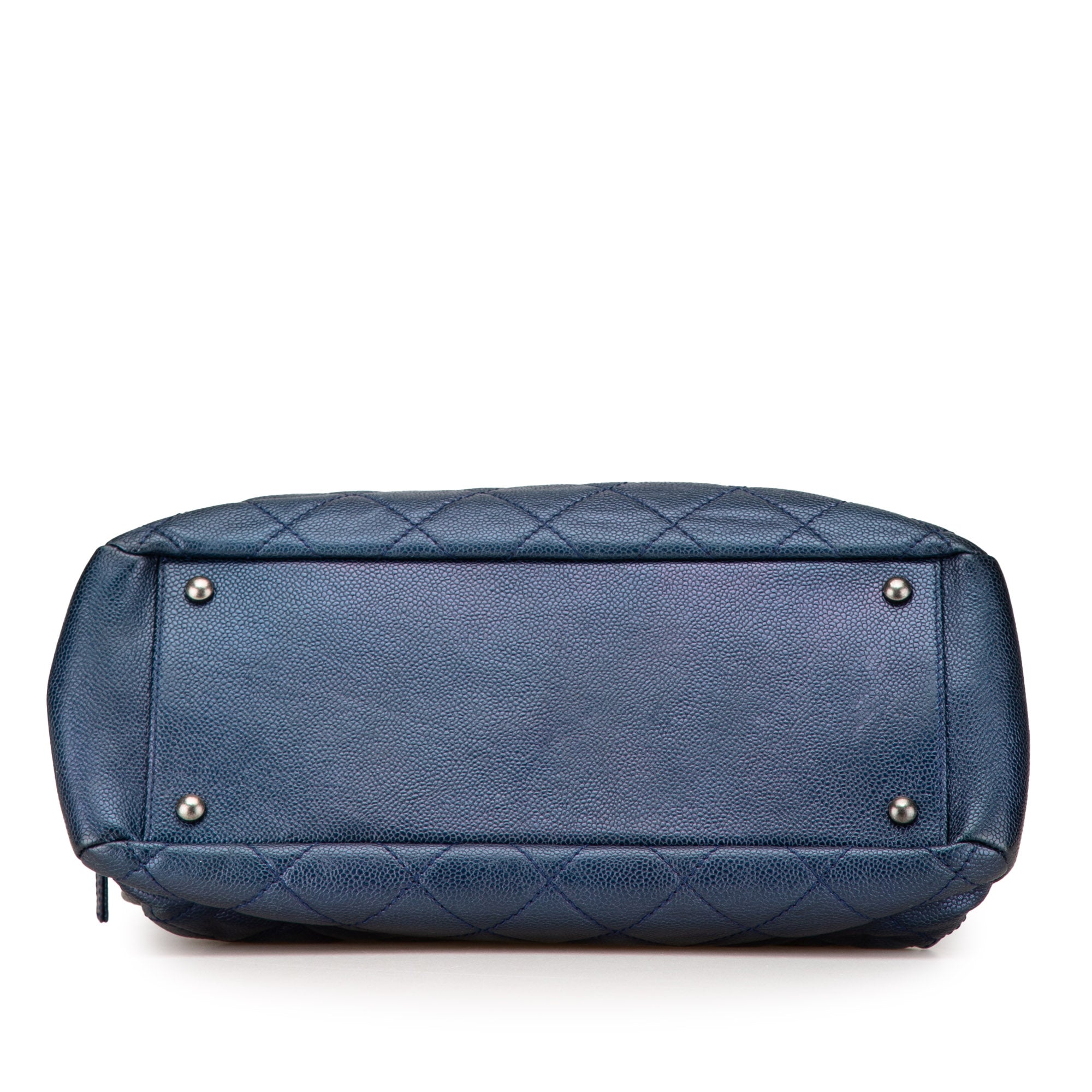 Chanel | Pre-Owned Quilted Iridescent Caviar Chic Shopping Tote | Blue/Dark Blue