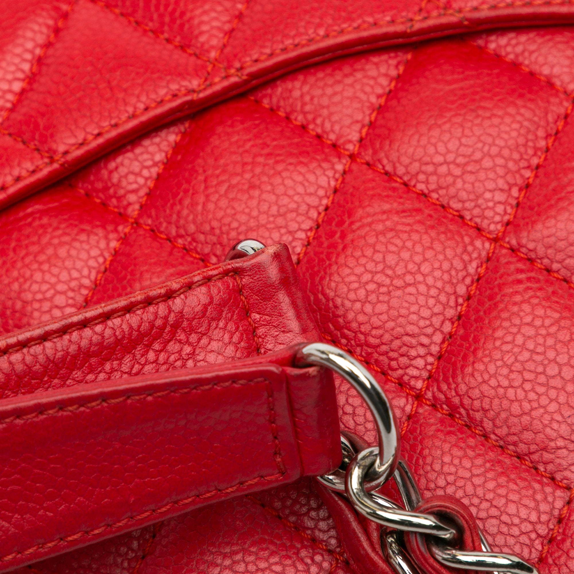 Chanel | Pre-Owned Caviar Petite Shopping Tote | Red