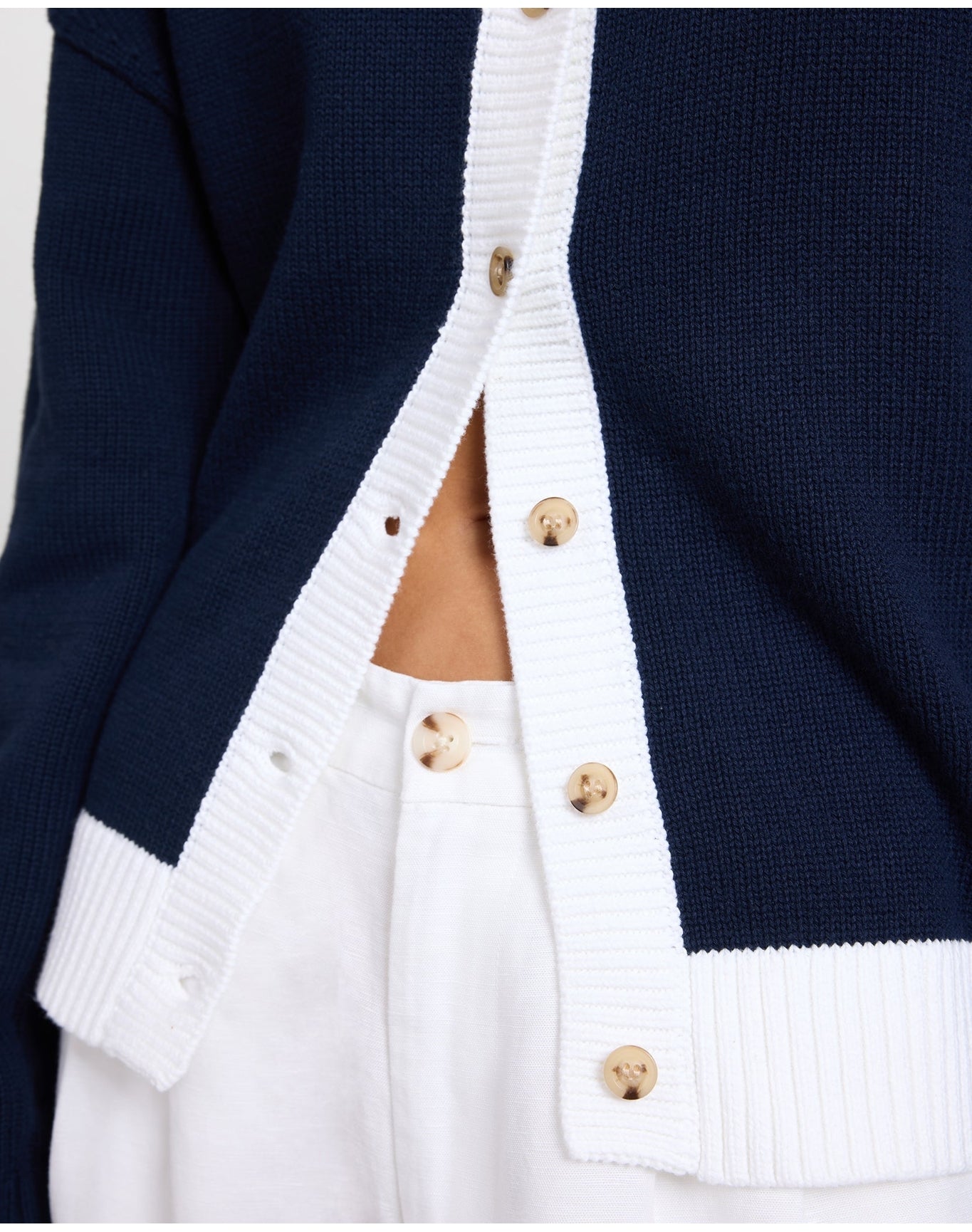 Women | Cotton Fitted Cardigan | Noir Navy x White