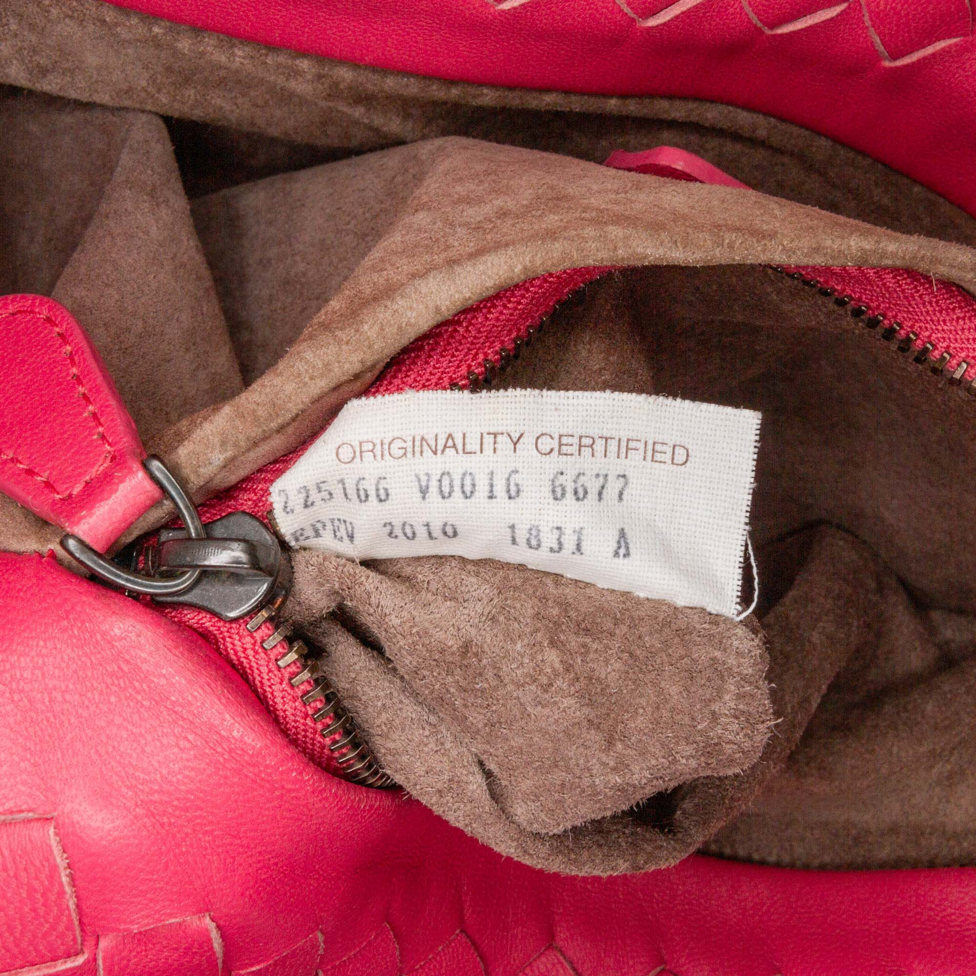 Bottega Veneta | Pre-Owned Nappa Intrecciato Bucket Bag - II | Pink/Hot Pink