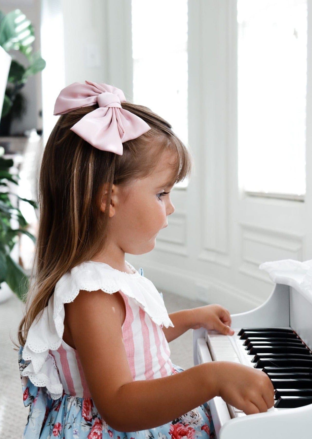 Abigail Hair Bow - Petite Maison Kids