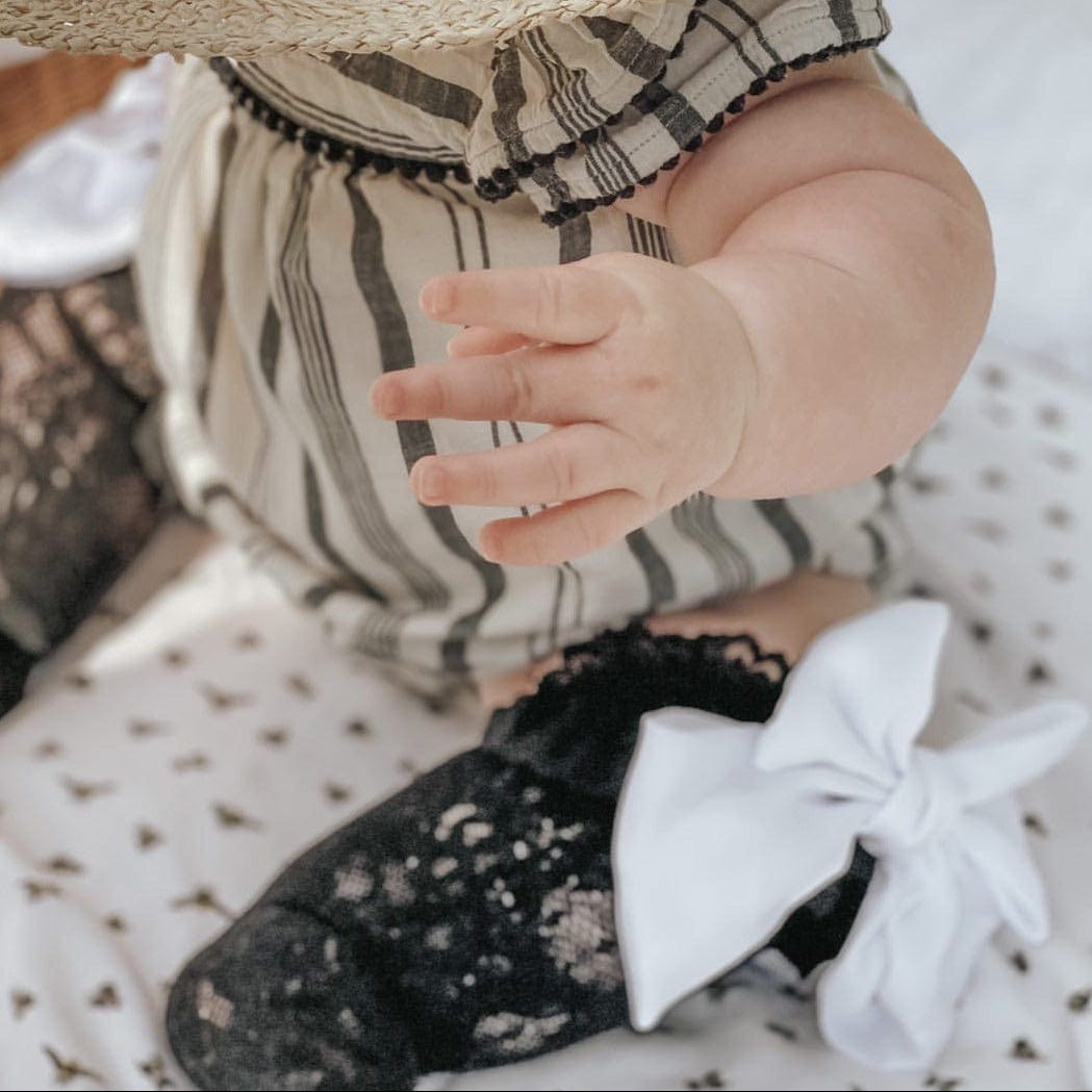 Girl | Lola Lace Socks with Satin Bows Bow | Black x White