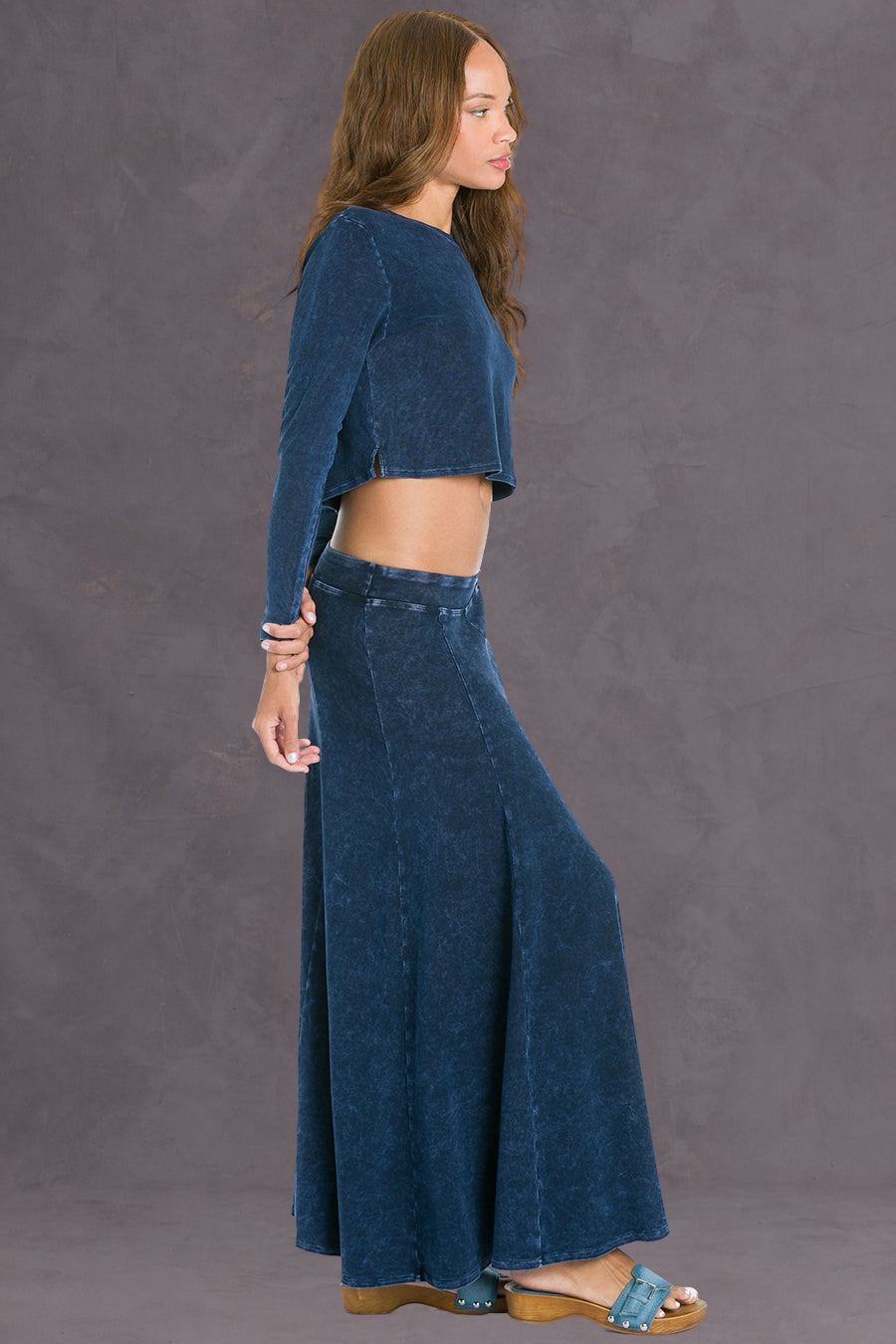 Women | Long Sleeve Crop Tee | Mineral Wash 8